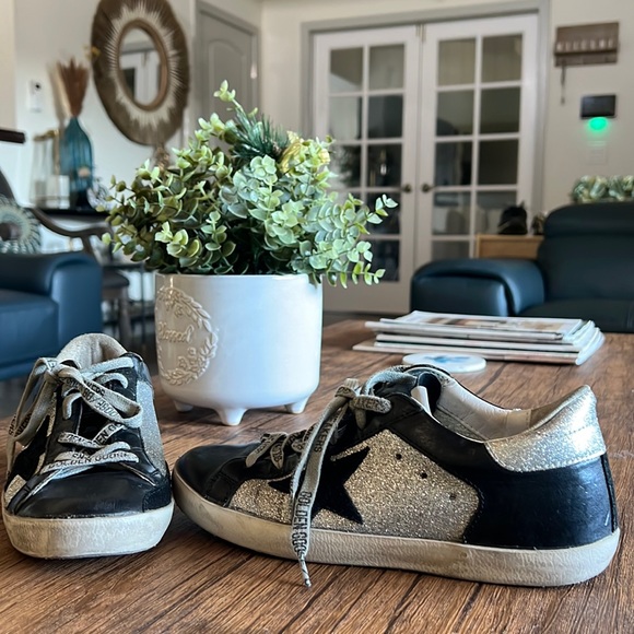 Golden Goose Deluxe Brand Venezia Low Cut Sneakers - Picture 5 of 16